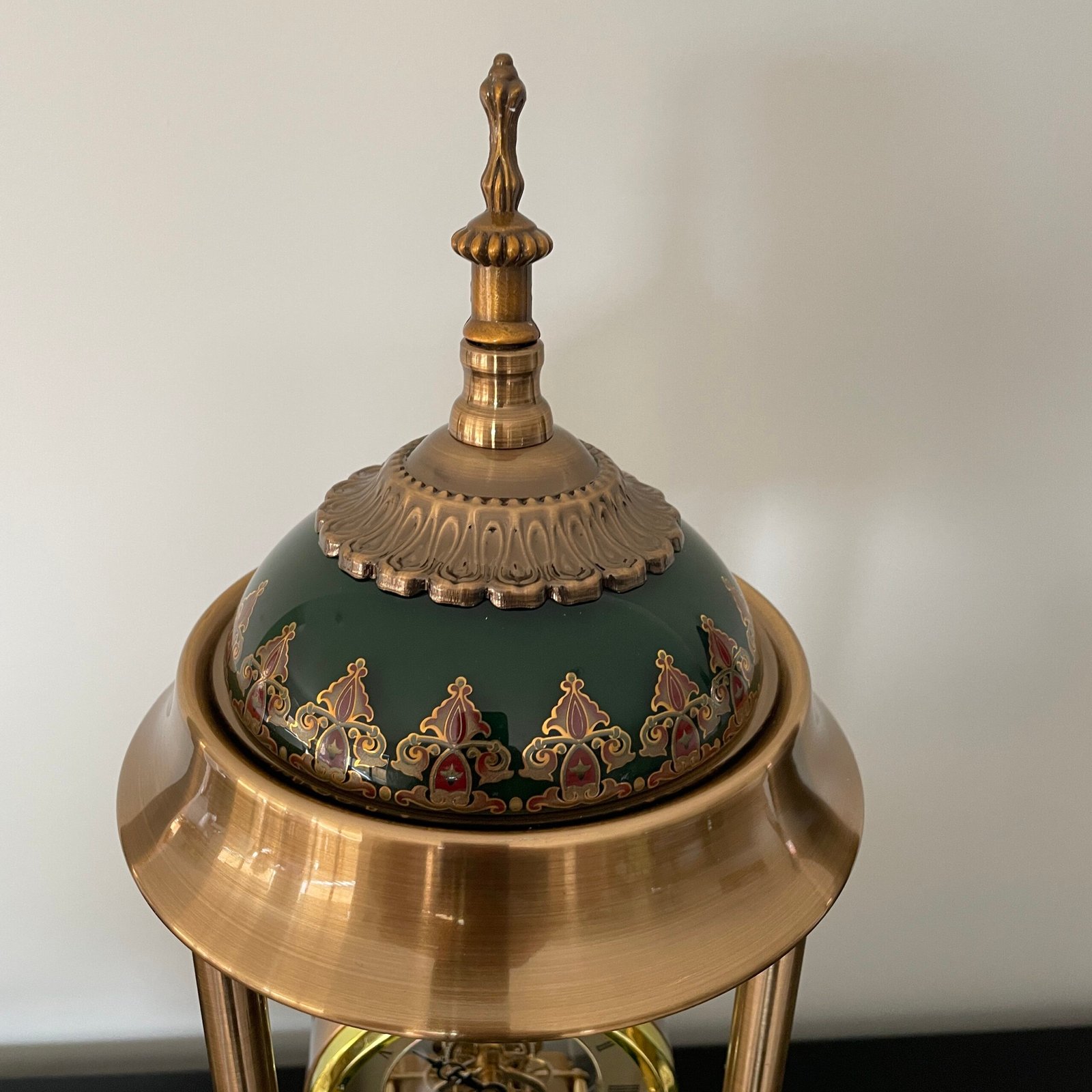 Vintage-Style Skeletal Table Clock – Quiet Quartz, Decorative Retro Design - Image 3