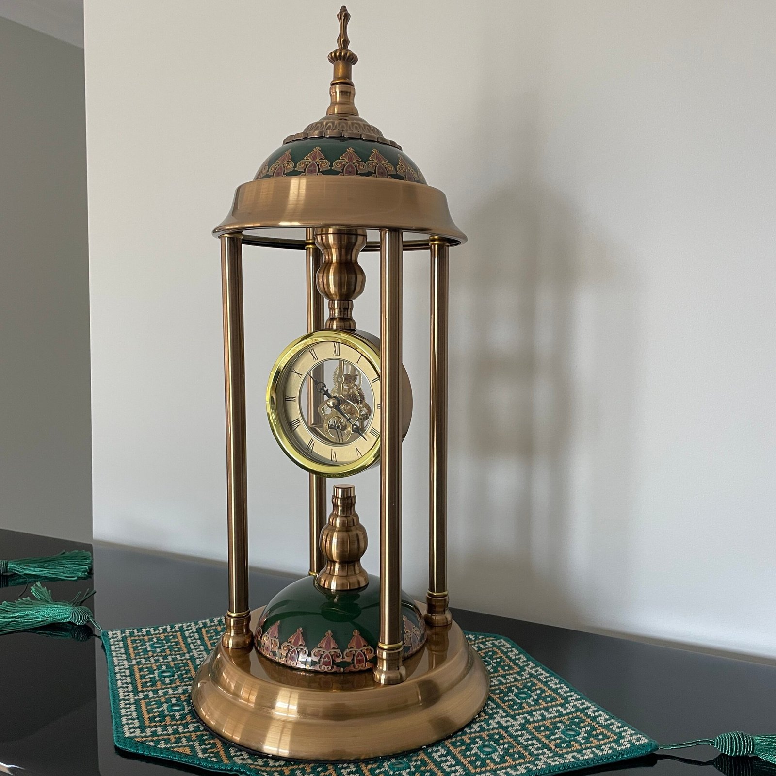 Vintage-Style Skeletal Table Clock – Quiet Quartz, Decorative Retro Design - Image 6