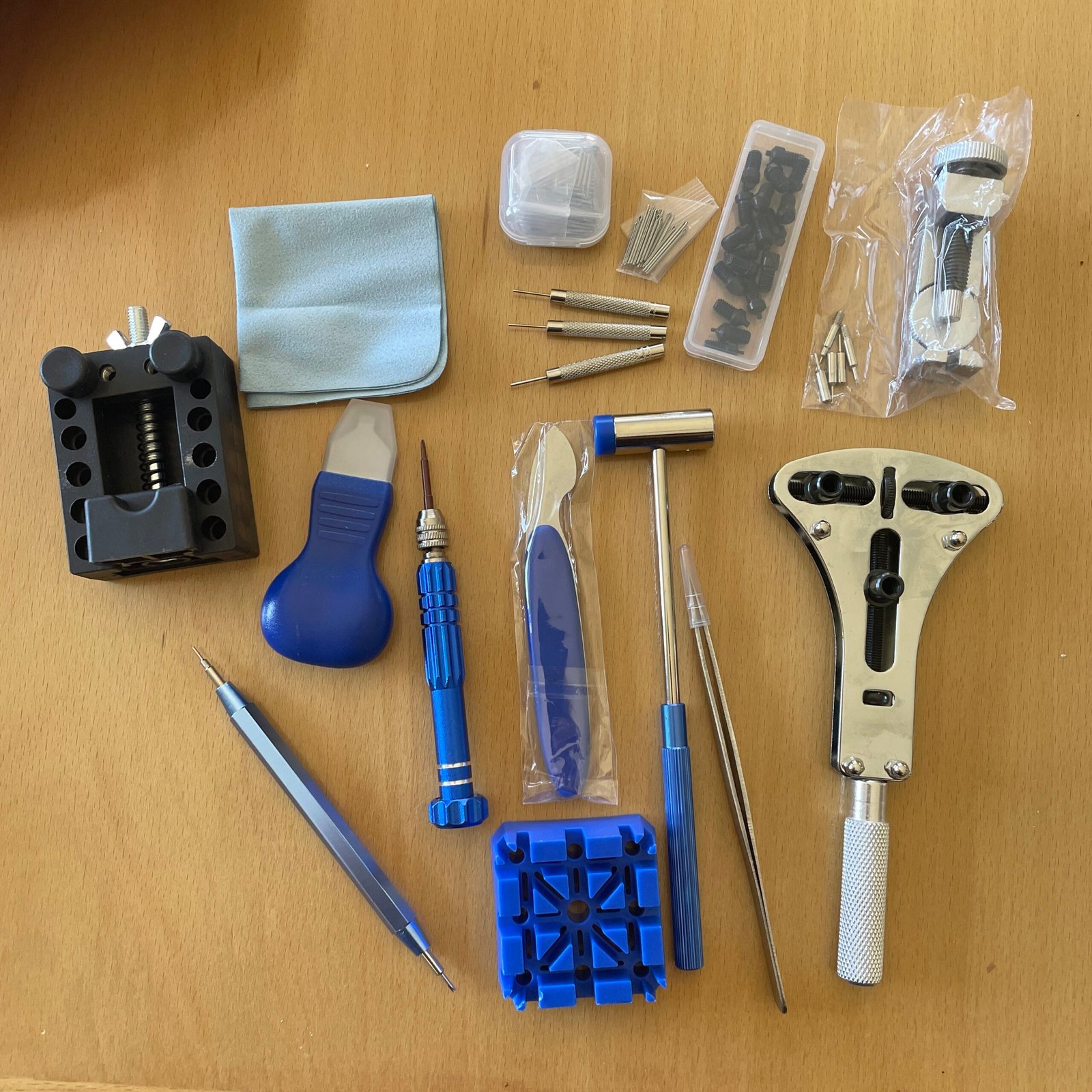 208-Piece Professional Watch Repair Tool Set – High-Quality Kit for Battery Replacement, Strap Adjustment & Case Opening - Image 4